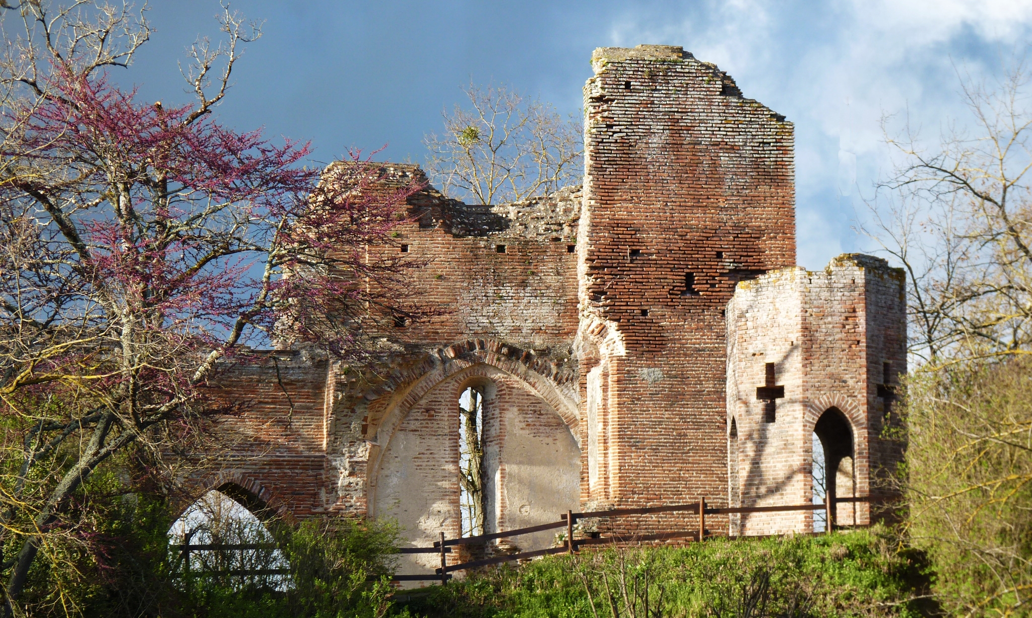 Les ruines du château du Castela